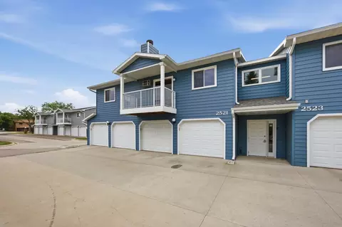 2521 25th St S #F203, Fargo, ND 58103