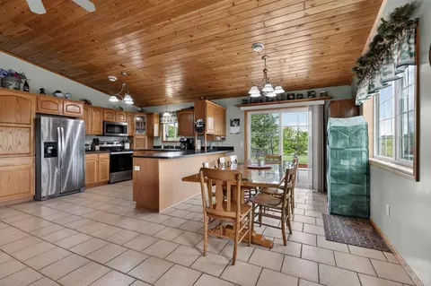 Kitchen - 46519 County 9, Staples, MN 56479 photo 2 of 3