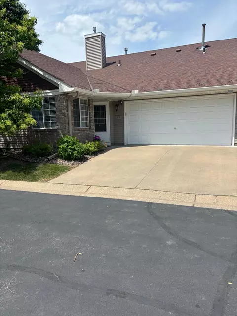 515 Lovell Ave, Roseville, MN 55113