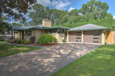 2850 Holly St S, Cambridge, MN 55008