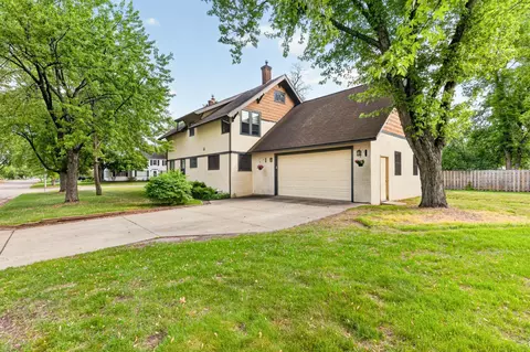 723 N 6th St, Brainerd, MN 56401