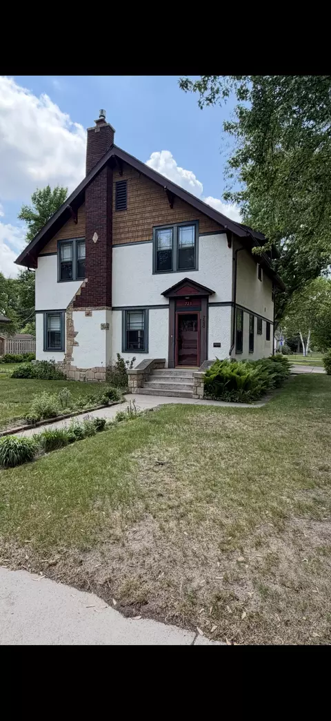 723 N 6th St, Brainerd, MN 56401