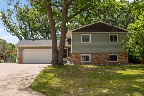 62 98th Ln NW, Coon Rapids, MN 55448