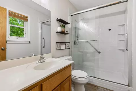 Bath - 3689 Willbrook Ct, Eagan, MN 55123 photo 3 of 3
