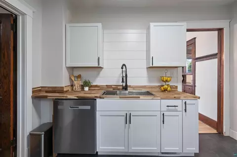 Kitchen - 1515 N 8th Ave E, Duluth, MN 55805 photo 2 of 3