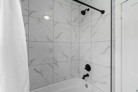 Bath - 1515 N 8th Ave E, Duluth, MN 55805 photo 2 of 2
