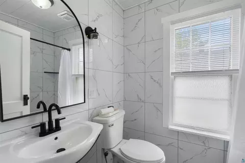 Bath - 1515 N 8th Ave E, Duluth, MN 55805 photo 1 of 2