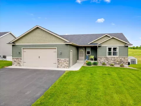 364 Prairie Ln, New Richmond, WI 54017