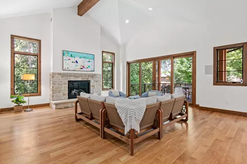 609 Callahan Pl, Mendota Heights, MN 55118