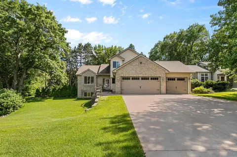 408 Coyote Trl, Lino Lakes, MN 55014