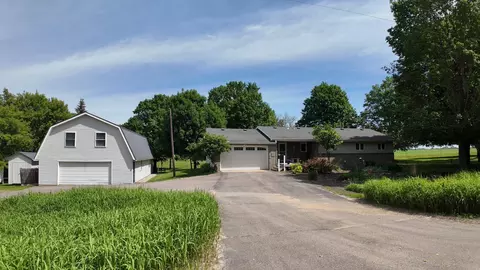 58560 Kirkwood Rd, Mankato, MN 56001