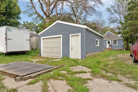 Exterior - 711 Saint Thomas Ave, Albert Lea, MN 56007 photo 4 of 4