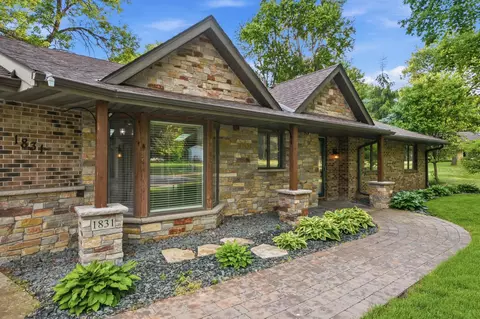 1831 Koehnen Cir, Excelsior, MN 55331
