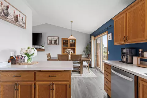 609 Bluebird St, Mora, MN 55051