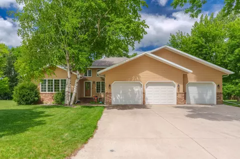 725 Westgate Cir, Hawley, MN 56549