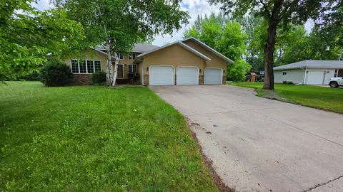 725 Westgate Cir, Hawley, MN 56549