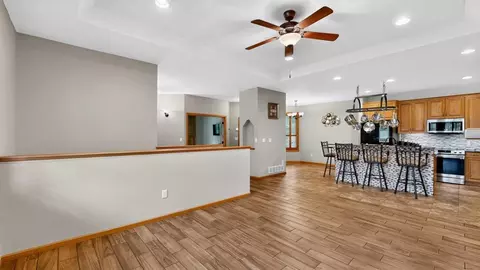 Entry Way - 2201 7th St NW #A, Austin, MN 55912 photo 2 of 3