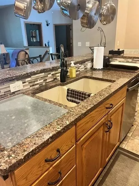 Kitchen - 2201 7th St NW #A, Austin, MN 55912 photo 5 of 8