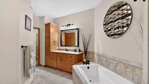 Bath - 2201 7th St NW #A, Austin, MN 55912 photo 5 of 6