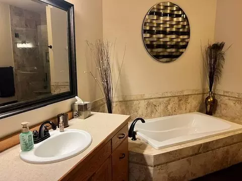 Bath - 2201 7th St NW #A, Austin, MN 55912 photo 2 of 4