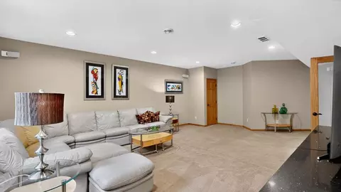 Living - 2201 7th St NW #A, Austin, MN 55912 photo 6 of 6