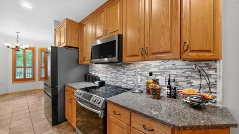 Kitchen - 2201 7th St NW #A, Austin, MN 55912 photo 6 of 11