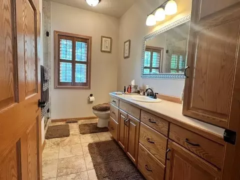 Bath - 2201 7th St NW #A, Austin, MN 55912 photo 1 of 4