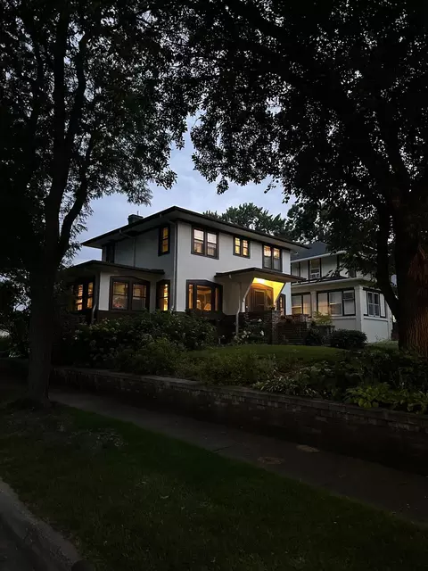 2122 Carroll Ave, Saint Paul, MN 55104