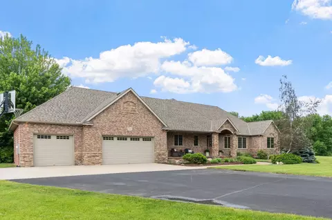 14480 Tyrol Dr, Shakopee, MN 55379