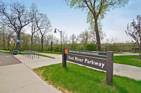 Exterior - 1908 E River Ter, Minneapolis, MN 55414 photo 11 of 12