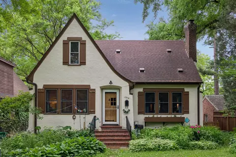 Exterior - 1908 E River Ter, Minneapolis, MN 55414 photo 10 of 12
