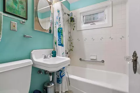 Bath - 1908 E River Ter, Minneapolis, MN 55414 photo 1 of 4