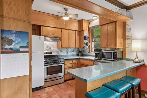 Kitchen - 1908 E River Ter, Minneapolis, MN 55414 photo 1 of 4