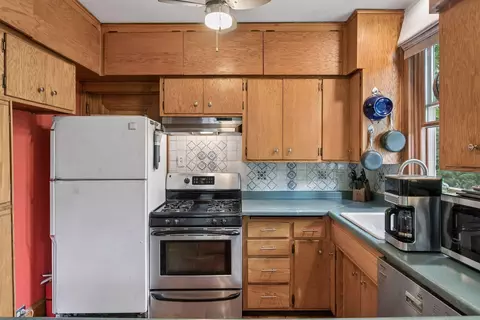 Kitchen - 1908 E River Ter, Minneapolis, MN 55414 photo 2 of 4