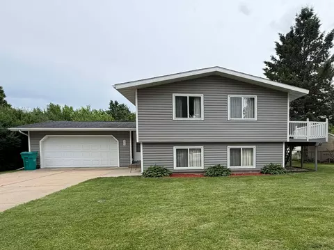 605 NW 10th Ave, Waseca, MN 56093