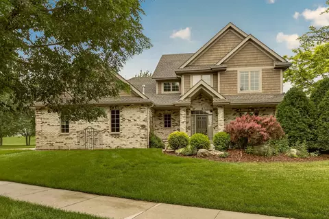 5145 Scenic Oak Dr SW, Rochester, MN 55902