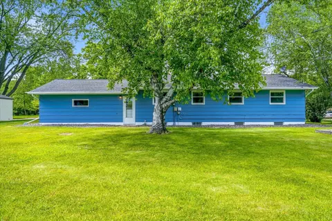Exterior - 535 2nd Ave NE, Milaca, MN 56353 photo 7 of 8