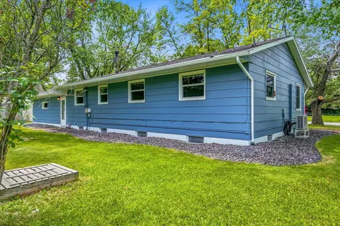Exterior - 535 2nd Ave NE, Milaca, MN 56353 photo 5 of 8