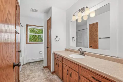 Bath - 535 2nd Ave NE, Milaca, MN 56353 photo 1 of 5