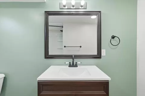 Bath - 535 2nd Ave NE, Milaca, MN 56353 photo 5 of 5