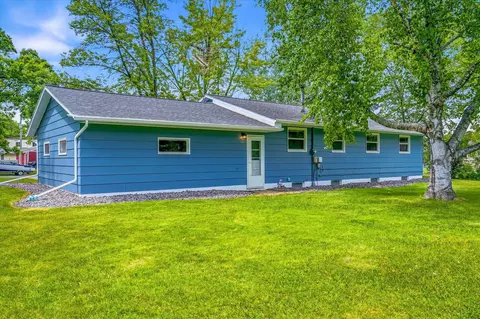 Exterior - 535 2nd Ave NE, Milaca, MN 56353 photo 6 of 8