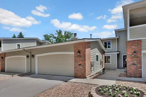 8286 Kingslee Rd, Bloomington, MN 55438