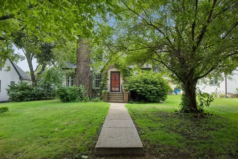 1390 Iowa Ave W, Falcon Heights, MN 55108