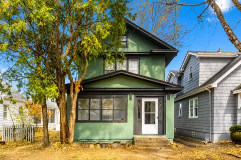 712 Cedar Lake Rd S, Minneapolis, MN 55405