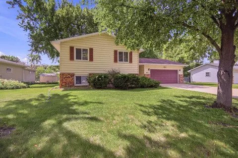 1912 7th Ave NE, Owatonna, MN 55060