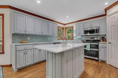 Kitchen - 2018 25th St S, Saint Cloud, MN 56301 photo 2 of 5