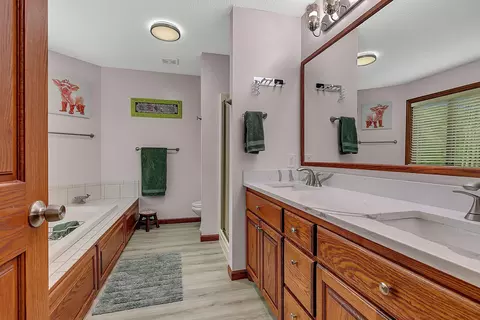 Bath - 2018 25th St S, Saint Cloud, MN 56301 photo 2 of 5