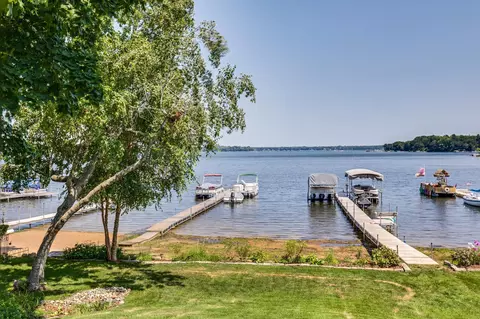 4304 Cottage Park Rd, White Bear Lake, MN 55110