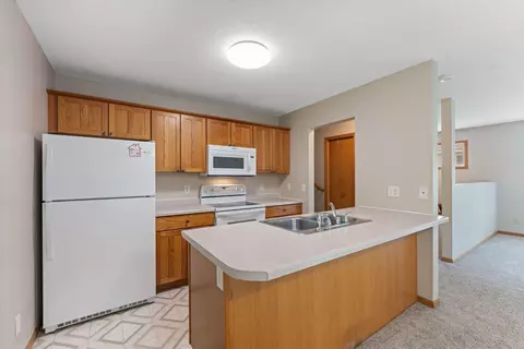 1380 Silver Lake Rd NW, New Brighton, MN 55112