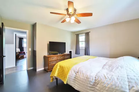 Bedroom - 919 Pine Grove Rd, Staples, MN 56479 photo 3 of 11